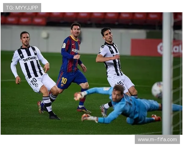 托普莫勒谈法兰克福目标：欧冠资格战术纪律