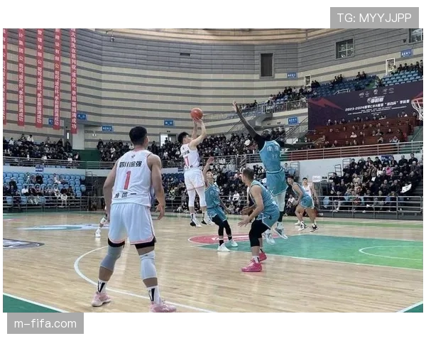 【2026年4月CBA联赛阶段性复盘：攻防结构变化·非赛事·产业国内运动品牌争夺战：2026年季后赛球员战靴本土品牌穿戴率超70%